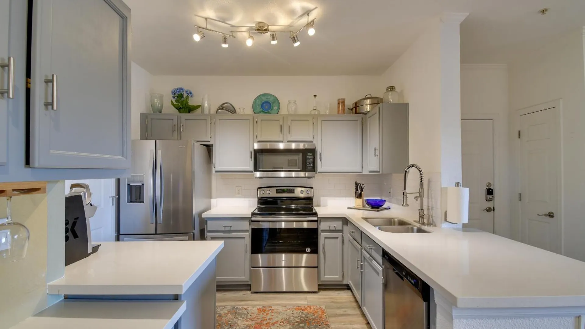 Red Rox Phoenix Condo With Patio About 3 Mi To Airport 0*,  USA
